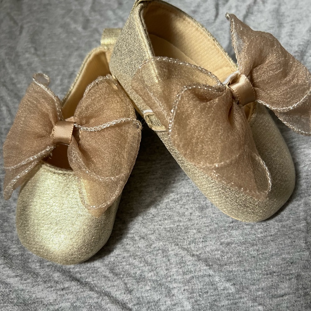 Baby Girl Gold Shoes with Bow